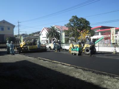 富士見ヶ丘幼稚園駐車場舗装工事の記録写真2