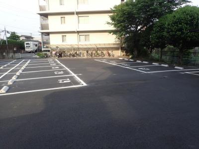 三和コーポ22棟駐車場舗装工事の記録写真2