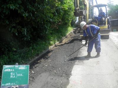 南太平寺地区配水管布設替工事に伴う舗装工事の記録写真5