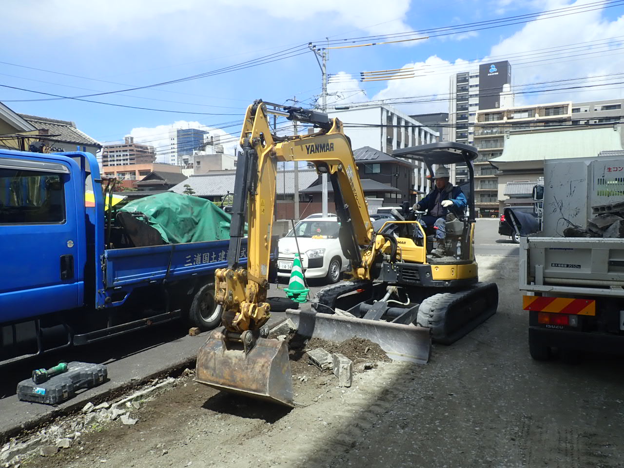 OLYMPUS DIGITAL CAMERA